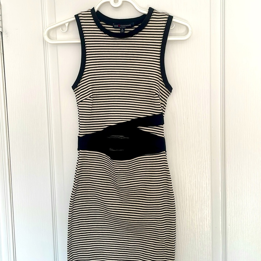 One❤️Clothing Los Angeles Striped Tank Fitted Midi Cut Out Dress - Picture 6 of 17